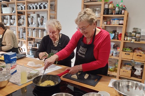 Warsztaty kulinarne dla seniorów - pierogi świata