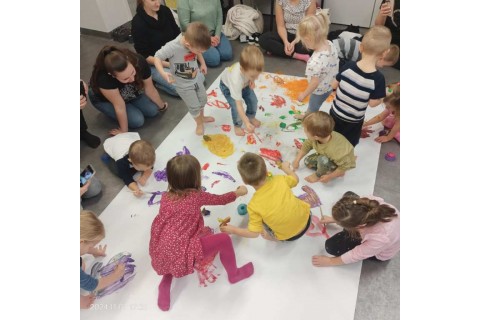 Bawmy się razem -zabawy sensoryczne dla rodziców z dziećmi w wieku 3-5