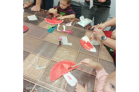 Bawmy się razem -zabawy sensoryczne dla rodziców z dziećmi w wieku 3-5