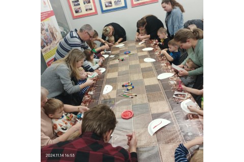 Bawmy się razem -zabawy sensoryczne dla rodziców z dziećmi w wieku 3-5