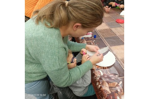 Bawmy się razem -zabawy sensoryczne dla rodziców z dziećmi w wieku 3-5