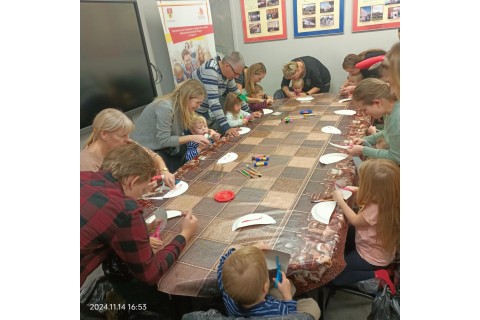 Bawmy się razem -zabawy sensoryczne dla rodziców z dziećmi w wieku 3-5