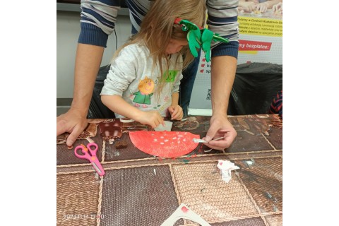 Bawmy się razem -zabawy sensoryczne dla rodziców z dziećmi w wieku 3-5