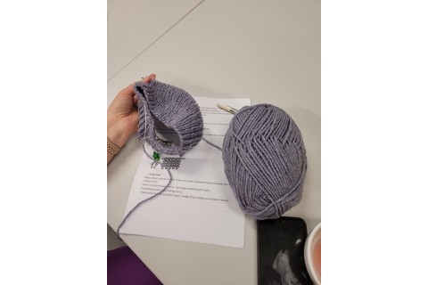 Warsztaty robienia na drutach dla początkujących