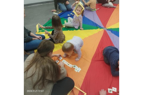 Bawmy się razem - zabawy sensoryczne dla rodziców z dziećmi w wieku 3-5 lat