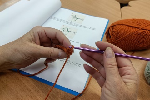 Warsztaty szydełkowania dla seniorów