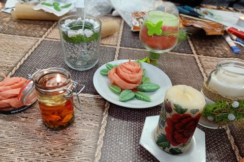 Warsztaty kreatywne dla seniorów - tworzenie świec