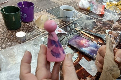 Warsztaty kreatywne dla seniorów - tworzenie świec