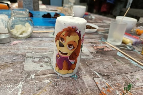 Warsztaty kreatywne dla seniorów - tworzenie świec