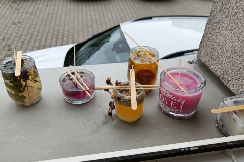 Warsztaty kreatywne dla seniorów - tworzenie świec