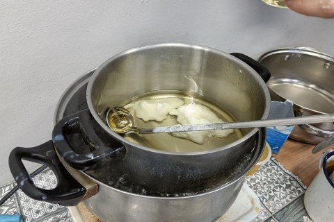 Warsztaty kreatywne dla seniorów - tworzenie świec