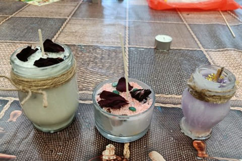 Warsztaty kreatywne dla seniorów - tworzenie świec