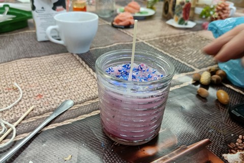 Warsztaty kreatywne dla seniorów - tworzenie świec