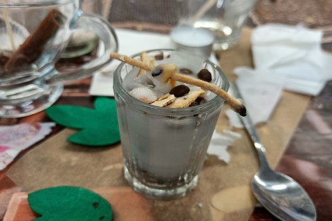 Warsztaty kreatywne dla seniorów - tworzenie świec