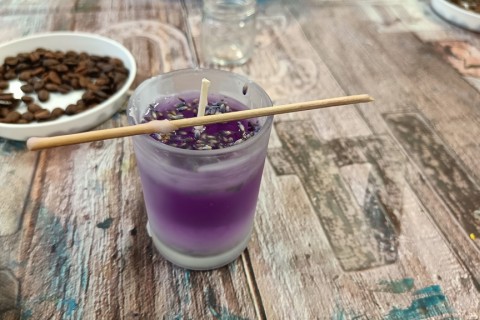 Warsztaty kreatywne dla seniorów - tworzenie świec