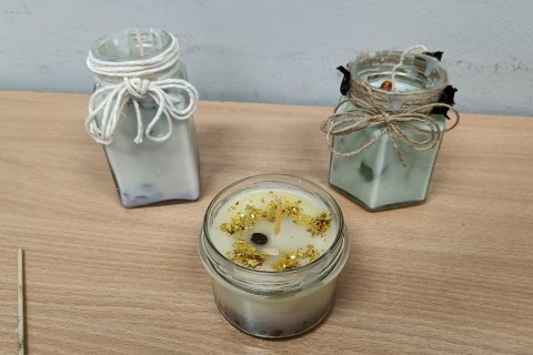 Warsztaty kreatywne dla seniorów - tworzenie świec