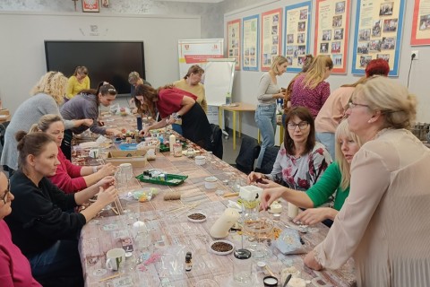 Warsztaty kreatywne  dla dorosłych - tworzenie świec