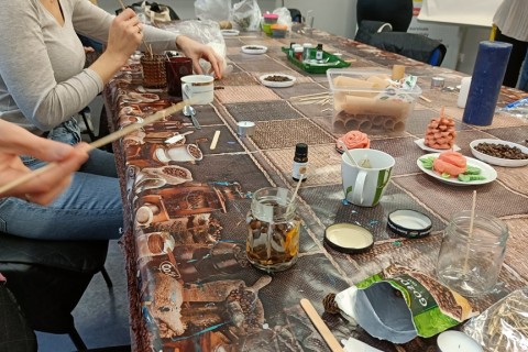 Warsztaty kreatywne  dla dorosłych - tworzenie świec