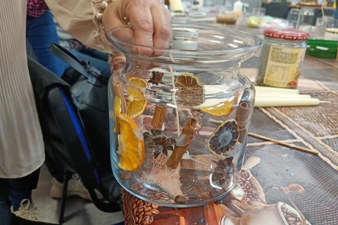 Warsztaty kreatywne  dla dorosłych - tworzenie świec