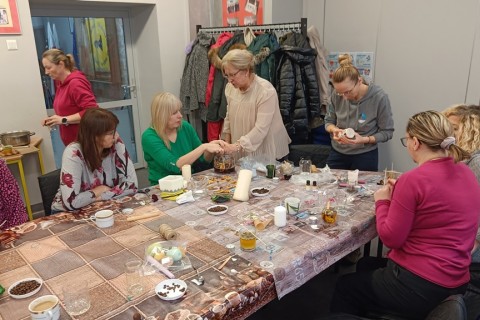 Warsztaty kreatywne  dla dorosłych - tworzenie świec