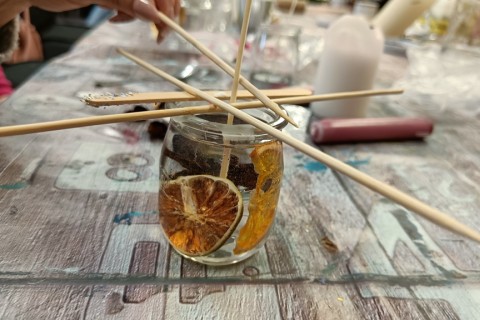 Warsztaty kreatywne  dla dorosłych - tworzenie świec