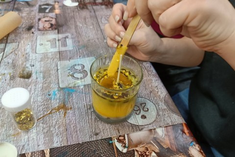 Warsztaty kreatywne  dla dorosłych - tworzenie świec