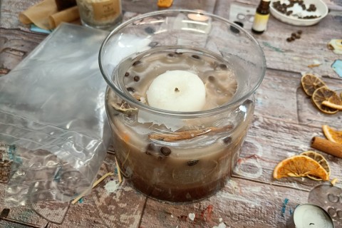 Warsztaty kreatywne  dla dorosłych - tworzenie świec