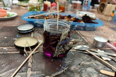 Warsztaty kreatywne  dla dorosłych - tworzenie świec