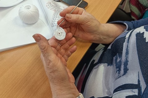 Warsztaty szydełkowania dla seniorów