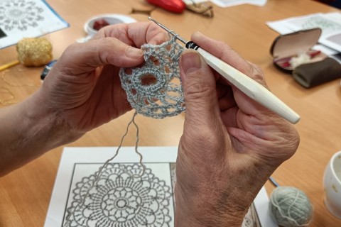 Warsztaty szydełkowania dla seniorów