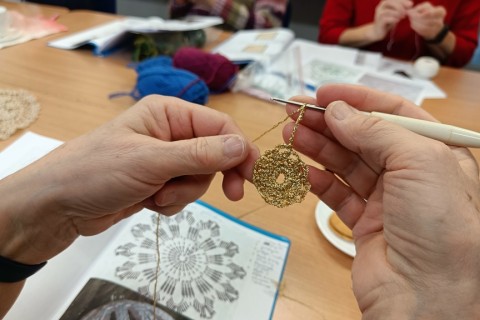 Warsztaty szydełkowania dla seniorów