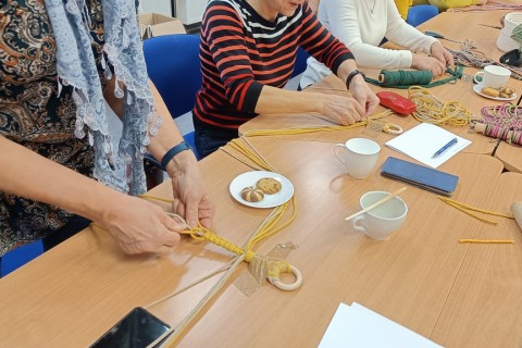 Warsztaty kreatywne dla seniorów - makrama dla początkujących