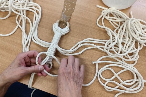 Warsztaty kreatywne dla seniorów - makrama dla początkujących