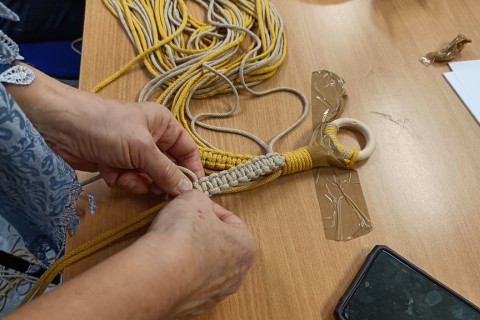 Warsztaty kreatywne dla seniorów - makrama dla początkujących