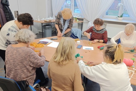 Warsztaty kreatywne dla seniorów - makrama dla początkujących