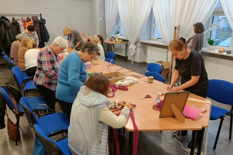 Warsztaty kreatywne dla seniorów - makrama dla początkujących