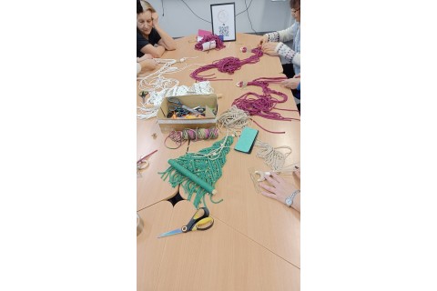 Warsztaty kreatywne dla seniorów - makrama dla początkujących