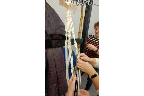 Warsztaty kreatywne dla seniorów - makrama dla początkujących