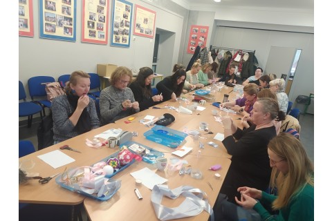 Warsztaty kreatywne  dla dorosłych - ozdoby świąteczne ze wstążki