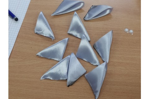 Warsztaty kreatywne  dla seniorów - ozdoby świąteczne ze wstążki