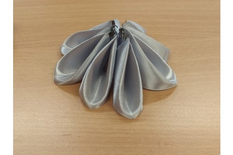 Warsztaty kreatywne  dla seniorów - ozdoby świąteczne ze wstążki