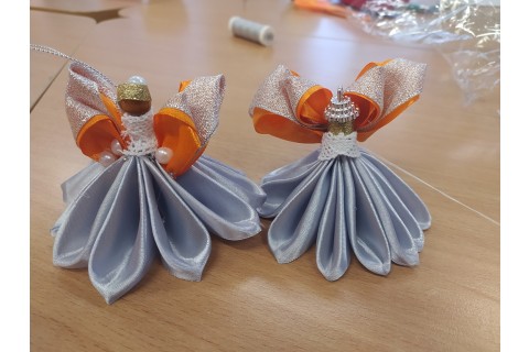 Warsztaty kreatywne  dla seniorów - ozdoby świąteczne ze wstążki