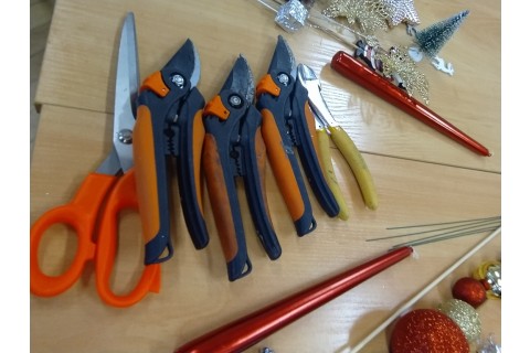 WARSZTATY FLORYSTYCZNE DLA SENIORÓW - STROIKI ŚWIĄTECZNE