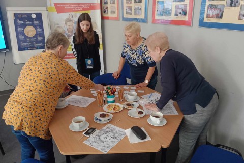 Czwartkowe spotkania Seniorów przy kawie i herbacie