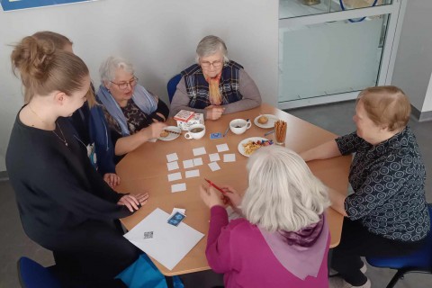 Czwartkowe spotkania Seniorów przy kawie i herbacie