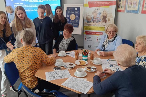 Czwartkowe spotkania Seniorów przy kawie i herbacie