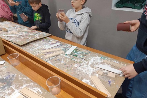 Warsztaty dla dzieci 10+ „Zabawy z drewnem”