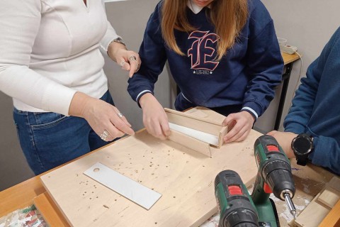 Warsztaty dla dzieci 10+ „Zabawy z drewnem”