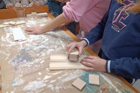 Warsztaty dla dzieci 10+ „Zabawy z drewnem”