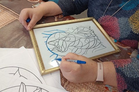 Warsztaty dla seniorów - „Malowanie na szkle”